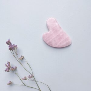 Gua-sha-hjerte-rosakvarts