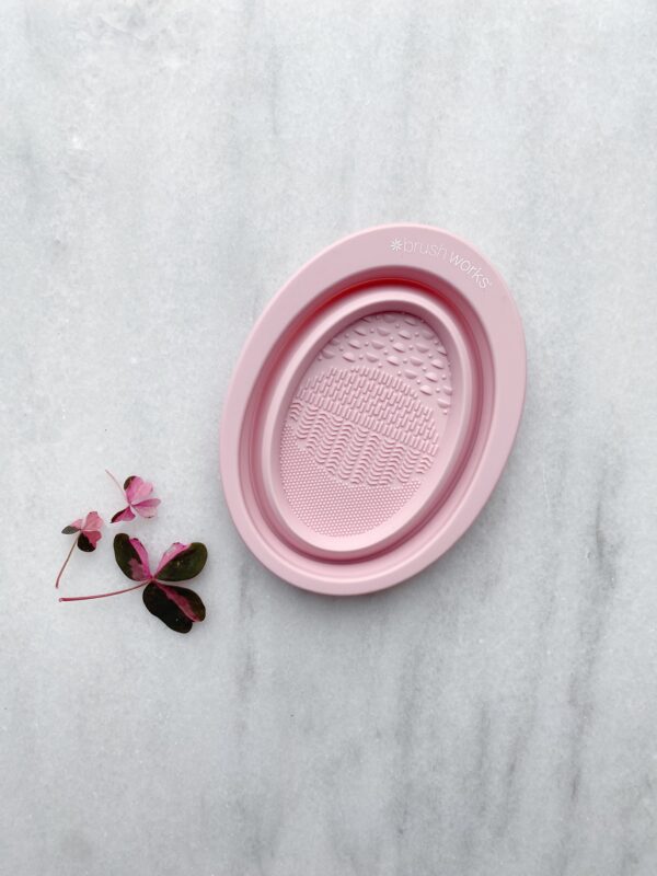 Brushworks-silicone-makeup-Brush-Cleaning-bowl